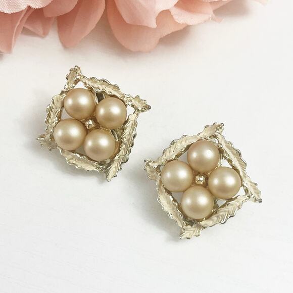 Mid-Century Vintage Faux Pearl Clip Earrings - Picture 1 of 5